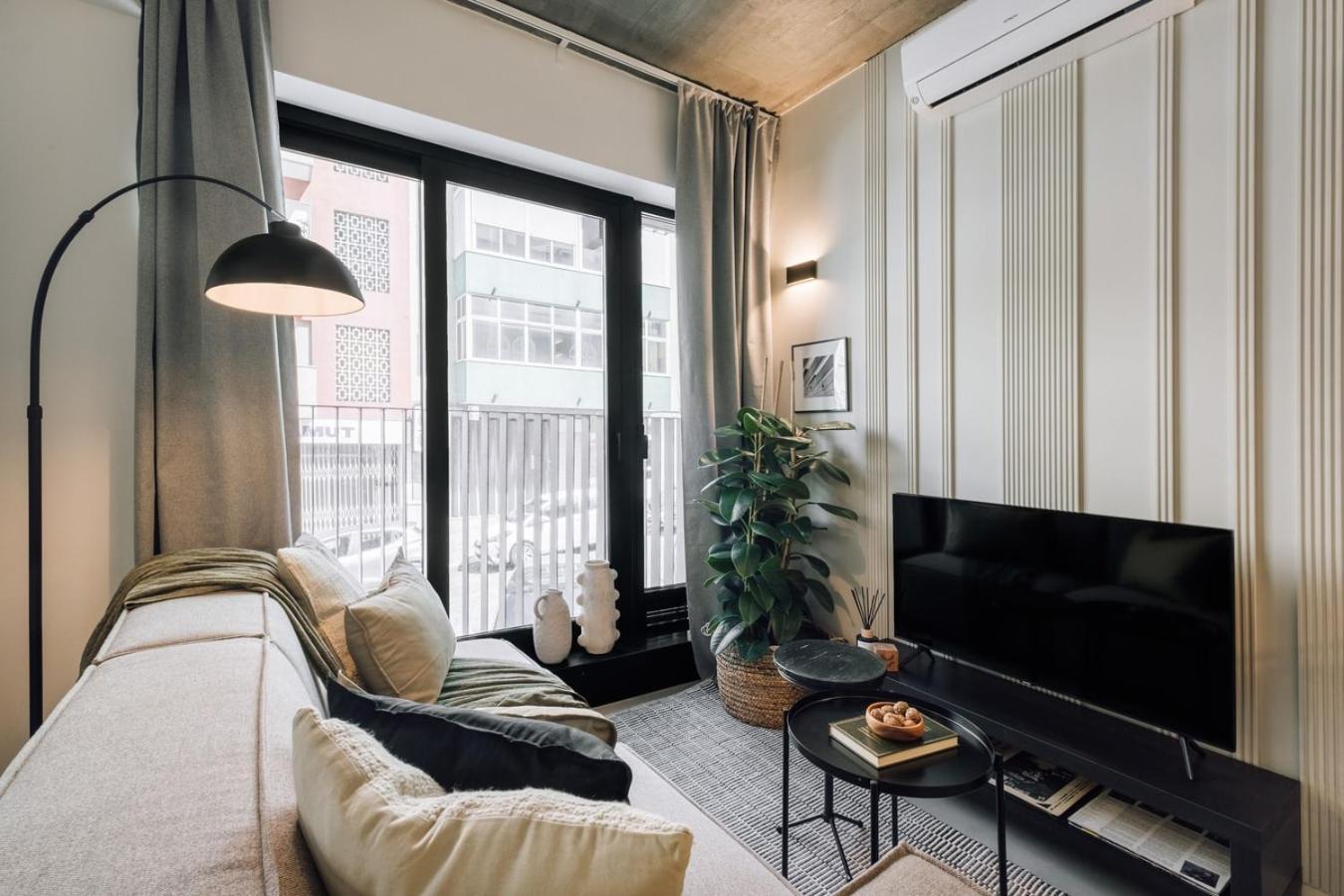 Apartment Arrifana - 1 Bedroom In Santo Antonio Lisbon